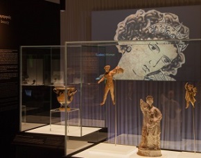 Εγκαίνια έκθεσης «Οι αμέτρητες όψεις του Ωραίου» στο Μουσείο Ελιάς και Ελληνικού Λαδιού