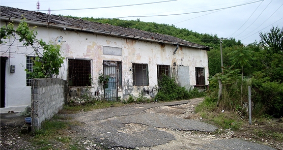 Συγκροτήματα κατοικιών Ιταλών εργατών στην πόλη της Kucova.