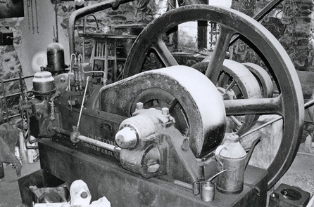 Ντηζελομηχανή από μηχανοκίνητο ελαιοτριβείο - Ελαιοτριβείο Θ. Πατσουράκου
